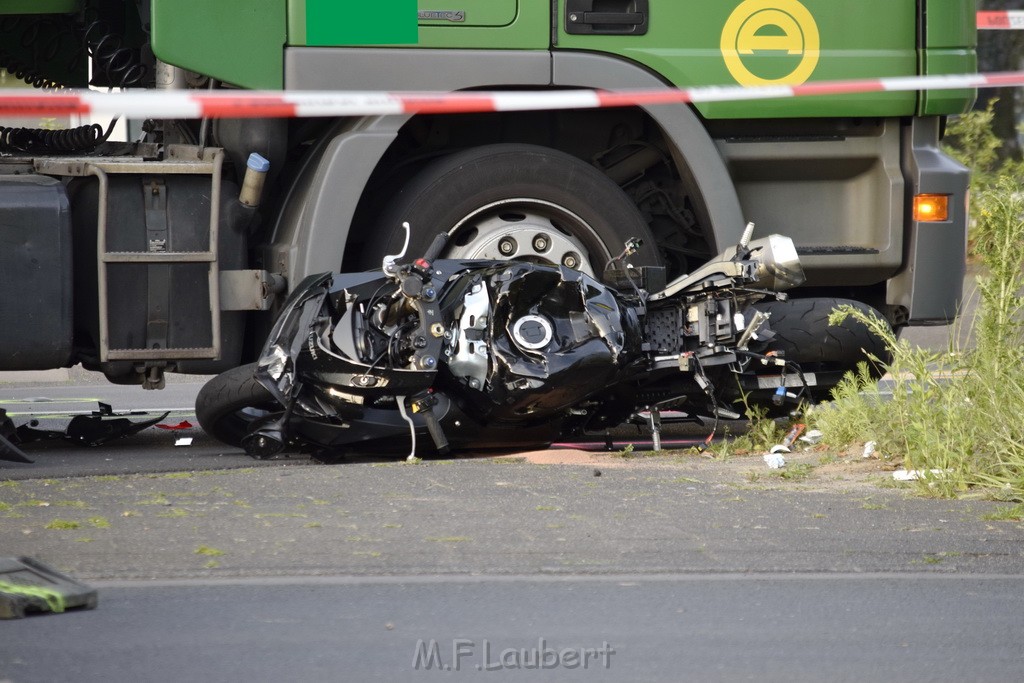 Schwerer Motorrad Unfall Feldkassel Robert Boschstr Edsel Fordstr P020.JPG - Miklos Laubert